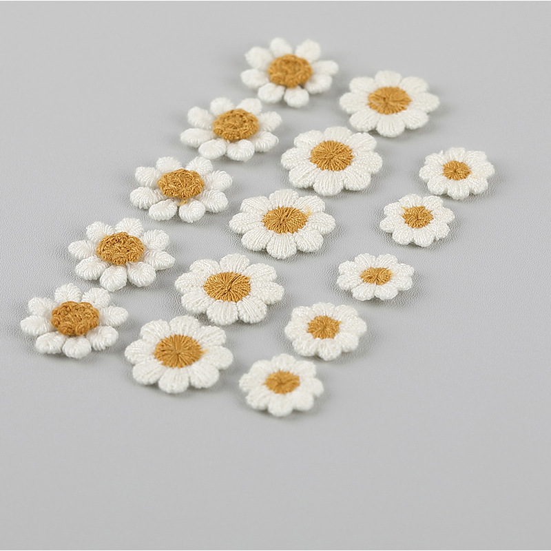 Embroidery Letter M - 10 قطعة بقع التطريز زهرة معطف