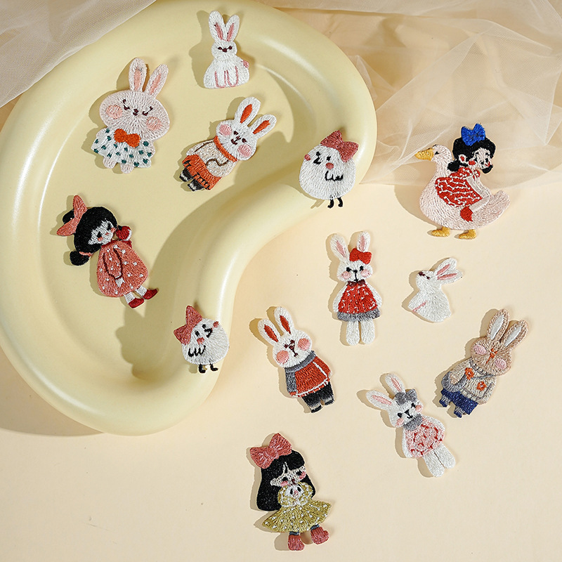 لطيف الكرتون الحيوان فتاة صغير - مراجعة Embroidery Letter M وسعره
