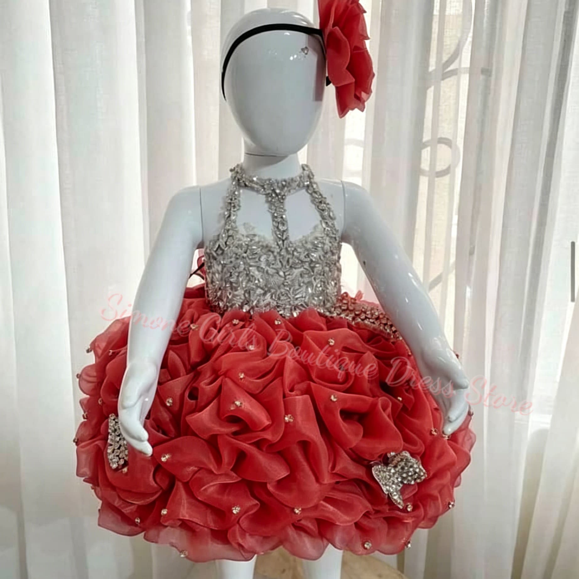 فستان أصفر مزين بالكشكش للفتيا - مراجعة Embroidery Yellow Dress وسعره