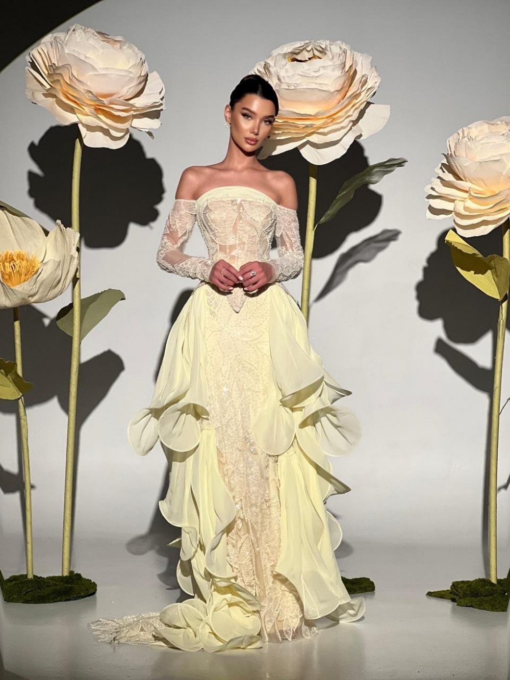 فستان سهرة أنيق بلون أصفر زبدي - مراجعة Embroidery Yellow Dress وسعره